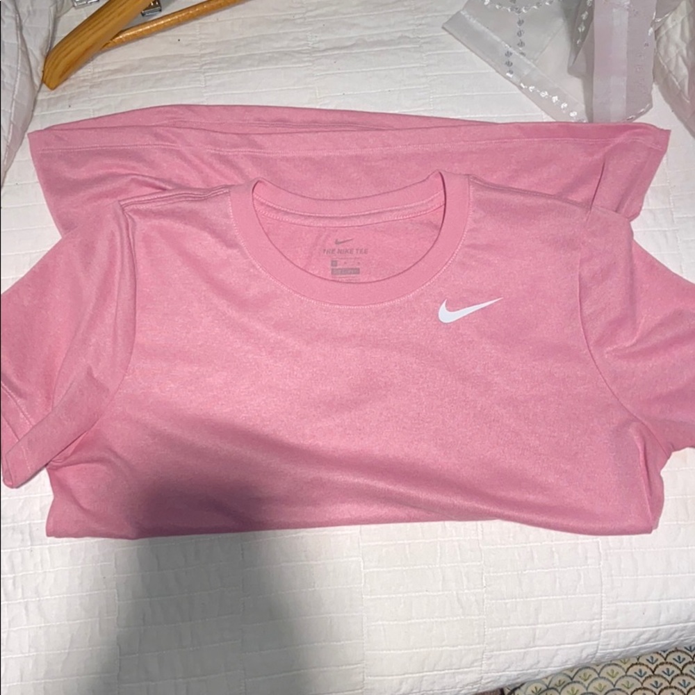 NIKE TEE!!